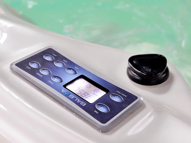 Spa con idromassaggio 5 posti a sedere + 1 piscina