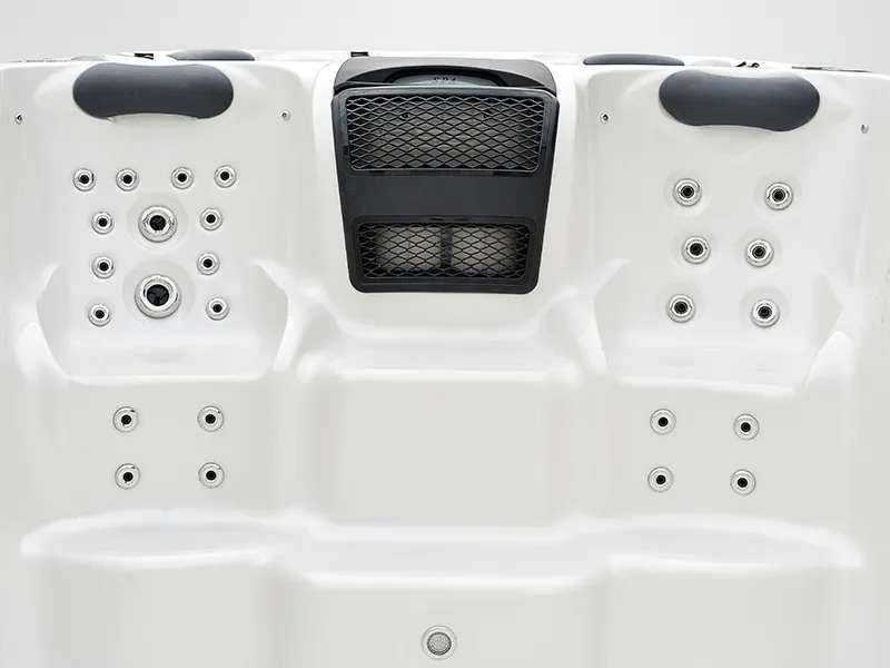 Spa con idromassaggio 5 posti liberi + 2 posti a sedere +1 piscina